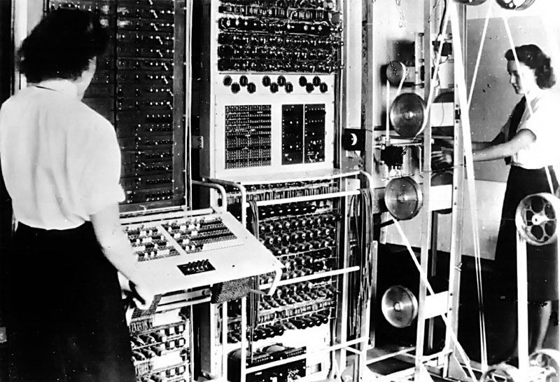 First Colossus operational at Bletchley Park (1944).