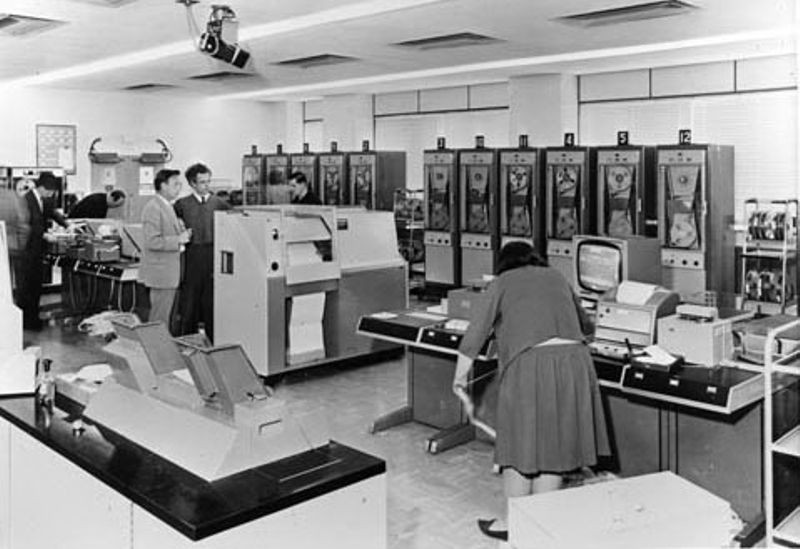 The Atlas Computer debuts (1962) - worlds first supercomputer.